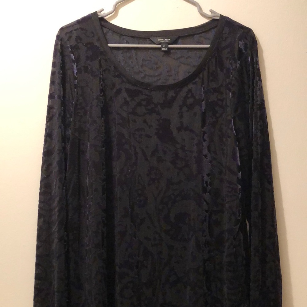 Simply Vera/Vera Wang dressy top sheer bottom hem